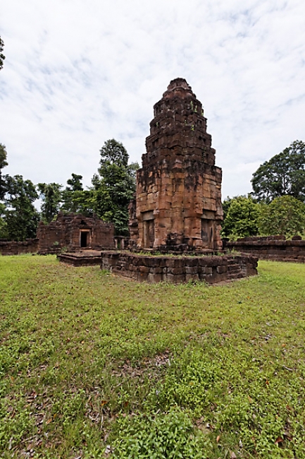 26-Prasat Ta Muen Toch-022